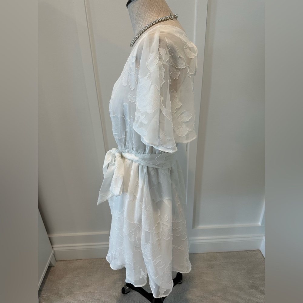 Lulu's White Flutter Sleeve Mini Dress Size Small - Picture 7 of 9